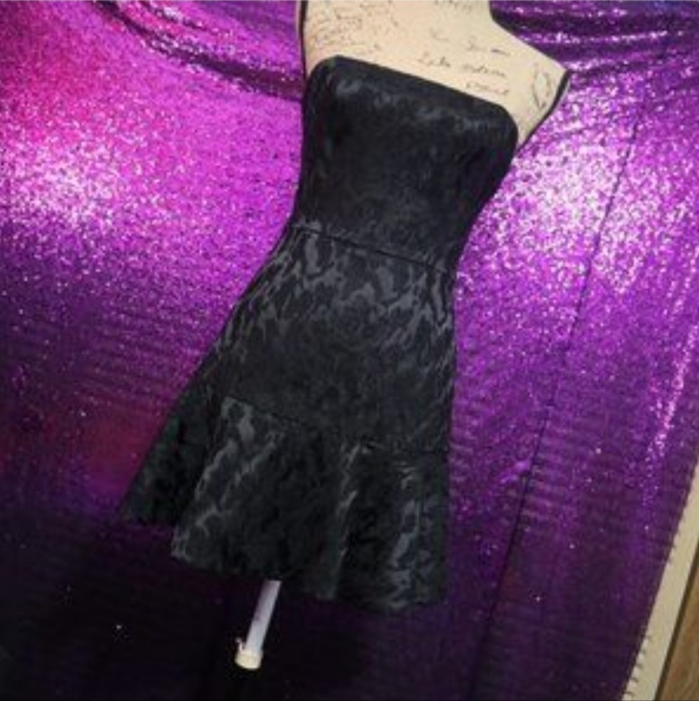 🌕 H&M BROCADE DRESS Size 4 Black Textured Strapless Mini Formal Satin